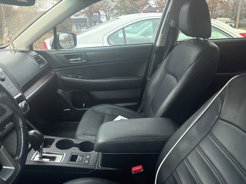 Used 2015 Subaru Outback 2.5i Limited image 2