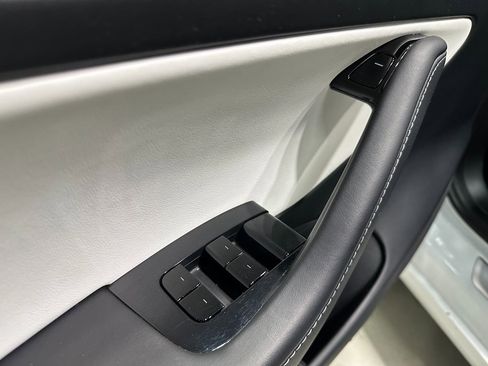 Used 2020 Tesla Model 3 Performance image 22