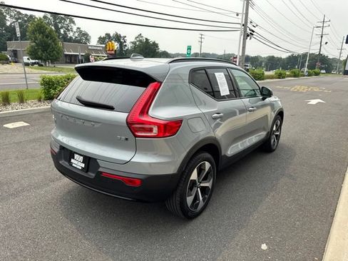 Certified 2025 Volvo XC40 B5 Plus AWD/4WD image 5