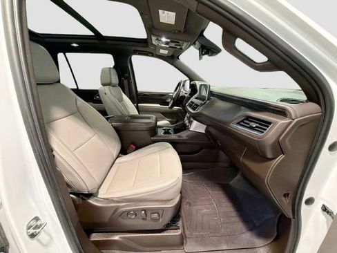 Used 2023 GMC Yukon SLT w/ SLT Premium Package image 28