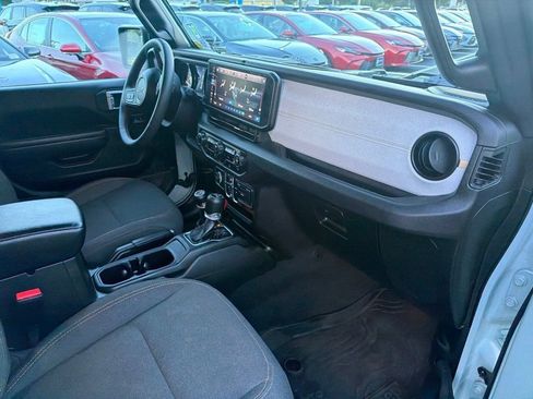 Used 2024 Jeep Wrangler Unlimited Sport AWD/4WD image 10