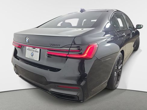 Used 2022 BMW 750i xDrive w/ Executive Package AWD/4WD image 39