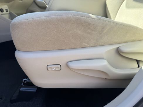 Used 2012 Toyota Prius V Two image 11