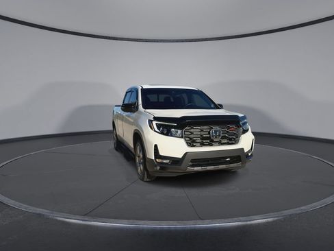 Used 2025 Honda Ridgeline TrailSport image 3