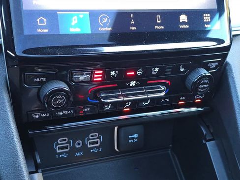 Used 2024 Jeep Grand Cherokee L Limited w/ Luxury Tech Group II image 24