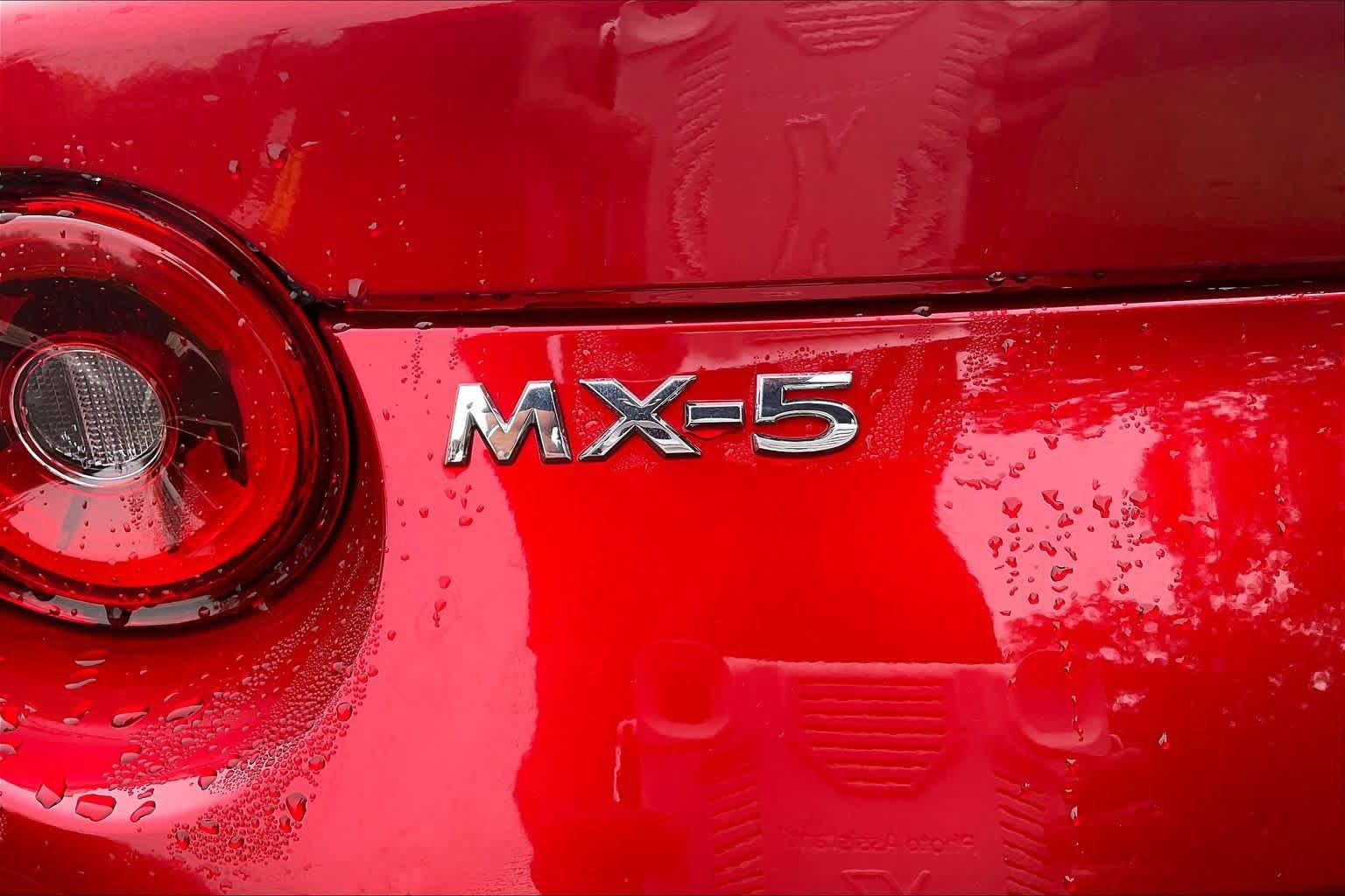 Used 2024 MAZDA MX-5 Miata RF Grand Touring RWD image 9