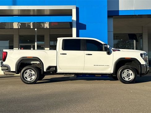 Used 2024 GMC Sierra 2500 Pro w/ Convenience Package image 4