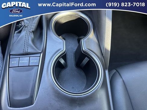 Used 2024 Toyota Camry SE image 30