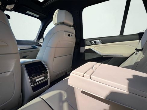 Used 2021 BMW X5 M50i w/ Executive Package image 19