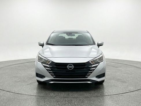 Used 2025 Nissan Versa SV image 2