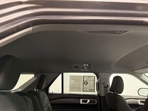 Used 2022 Ford Explorer XLT image 16