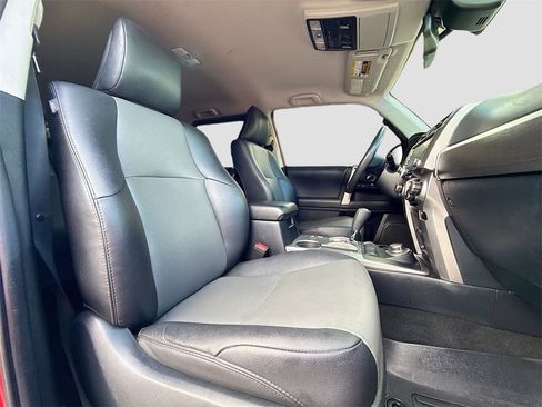 Used 2021 Toyota 4Runner SR5 Premium image 30