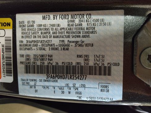 Used 2020 Ford Fusion SE FWD image 33
