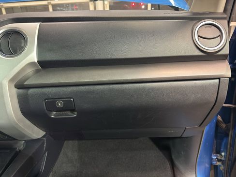 Used 2017 Toyota Tundra SR5 w/ SR5 Upgrade Package image 22