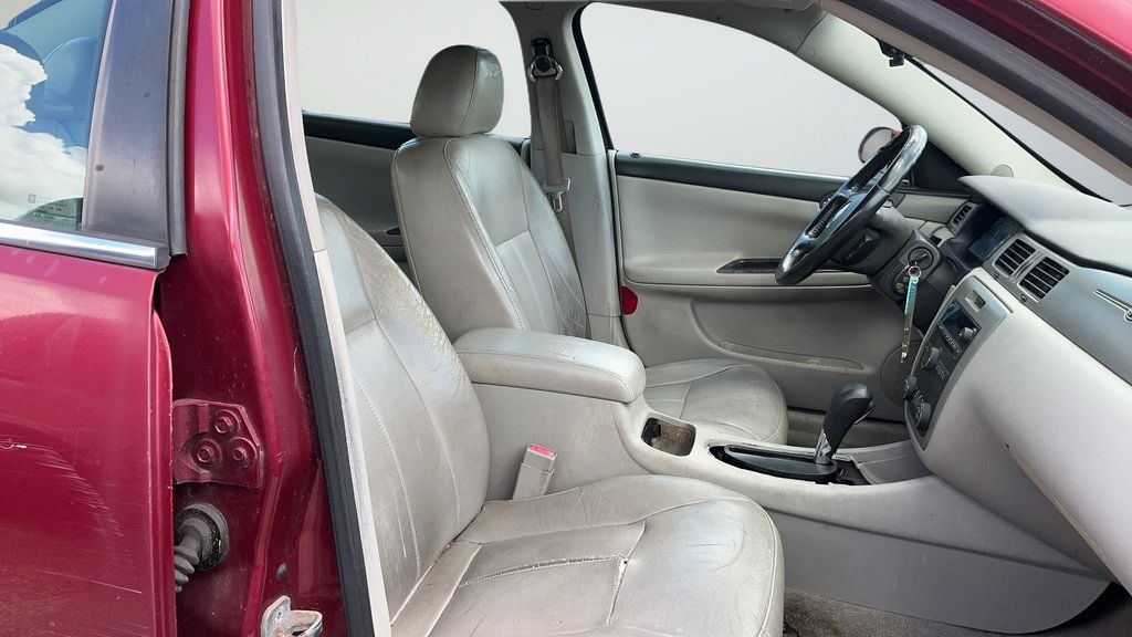 Used 2008 Chevrolet Impala LT w/ Luxury Edition Package FWD image 18