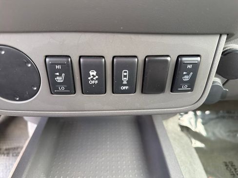 Used 2014 Nissan Frontier SV w/ SV Value Truck Package image 27