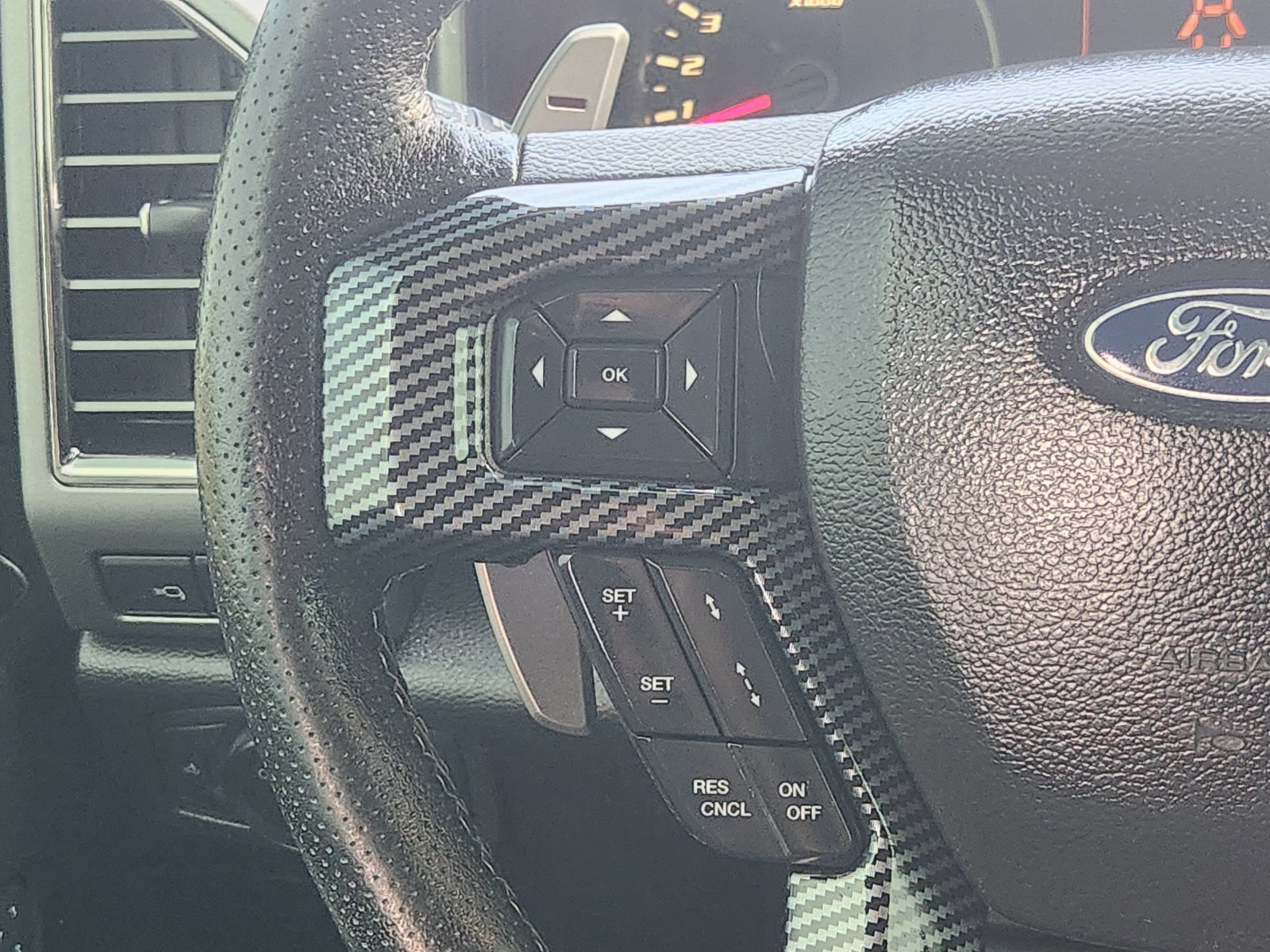 Used 2018 Ford F150 Raptor w/ Equipment Group 802A Luxury AWD/4WD image 31