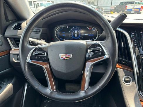 Used 2020 Cadillac Escalade Premium Luxury w/ Escalade Sport Edition AWD/4WD image 15