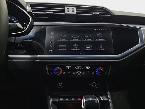 Used 2024 Audi Q3 2.0T Premium Plus w/ Premium Plus Package image 23