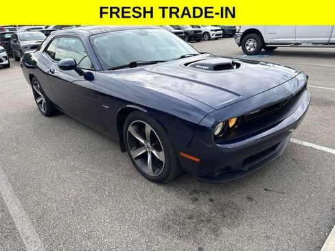 Used 2017 Dodge Challenger R/T RWD image 1