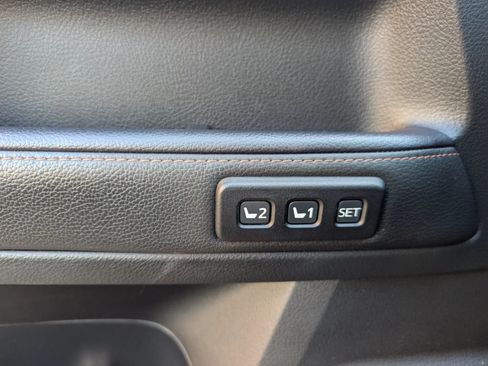 Used 2022 Toyota 4Runner Limited AWD/4WD image 13