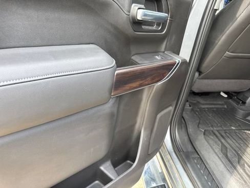 Used 2020 GMC Sierra 1500 SLT RWD image 27