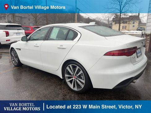 Used 2020 Jaguar XE S image 11