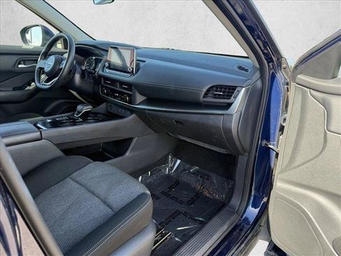 Used 2024 Nissan Rogue SV FWD image 12