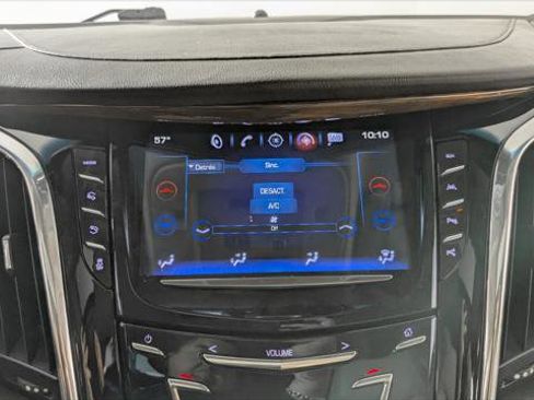 Used 2017 Cadillac Escalade ESV Luxury image 34