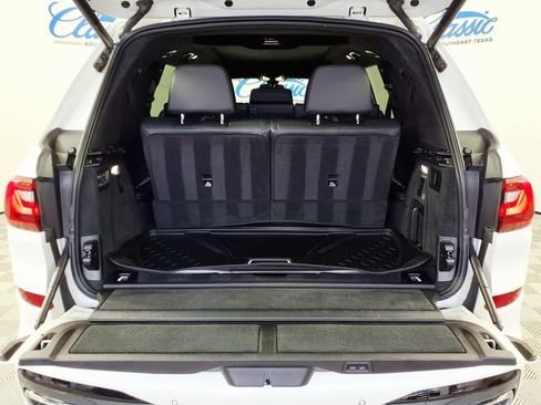 Used 2022 BMW X7 xDrive40i w/ M Sport Package AWD/4WD image 10