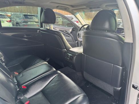 Used 2013 Lexus LS 460 AWD w/ Ultra Luxury Pkg image 13