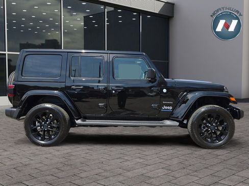 Used 2024 Jeep Wrangler Unlimited Sahara AWD/4WD image 6