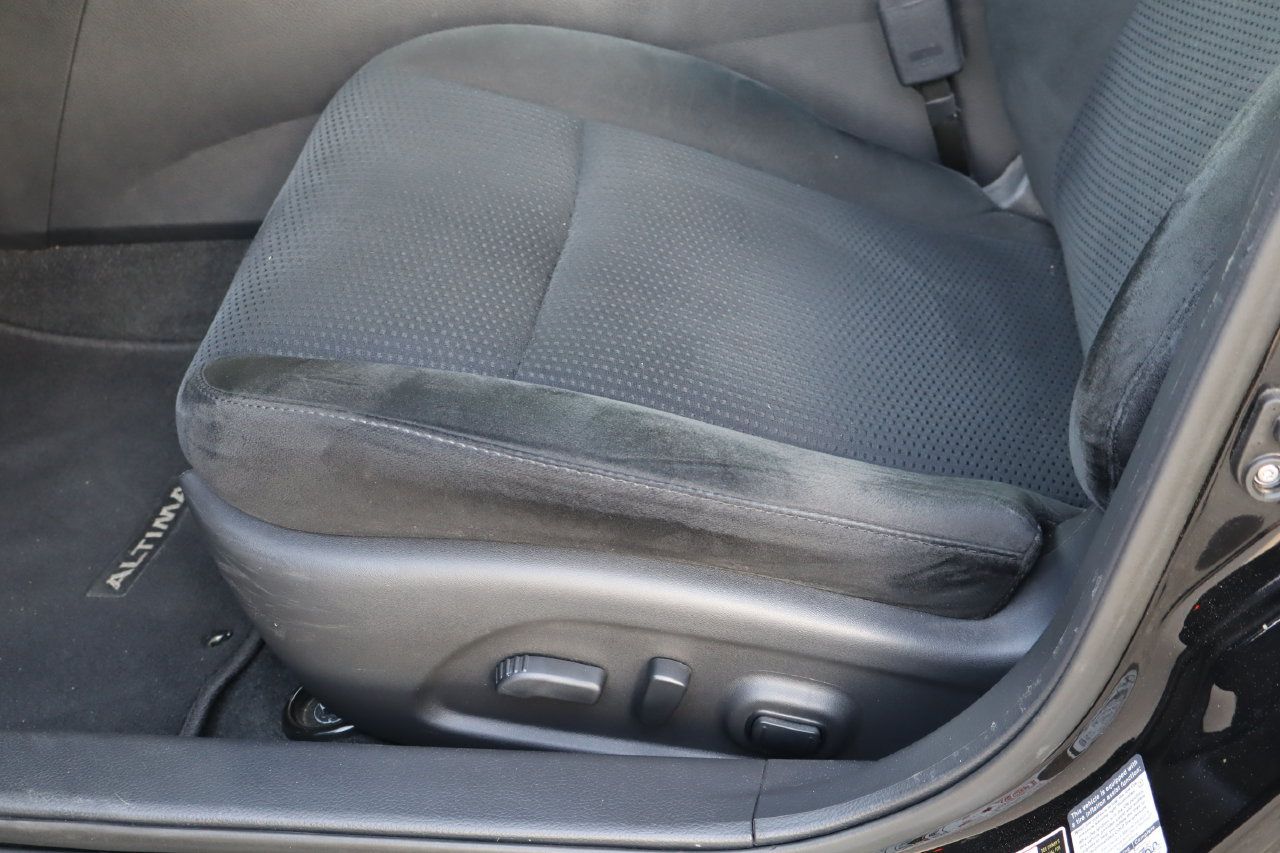 Used 2015 Nissan Altima 2.5 SV w/ Convenience Package FWD image 14