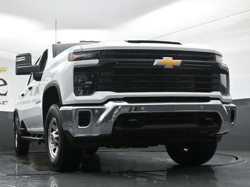 New 2026 Chevrolet Silverado 3500 W/T w/ WT/CX Safety Package AWD/4WD image 3