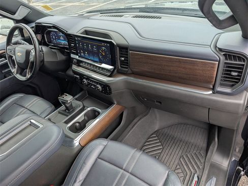 Used 2022 Chevrolet Silverado 1500 High Country w/ Z71 Off-Road Package image 29