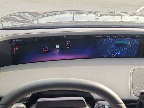 Certified 2025 Lincoln Nautilus Premier image 29