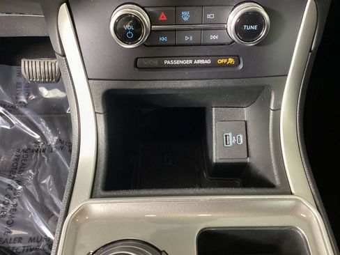 Certified 2024 Ford Edge SEL w/ Convenience Package AWD/4WD image 28