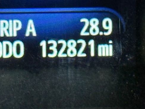 Used 2018 Toyota Avalon Limited image 25