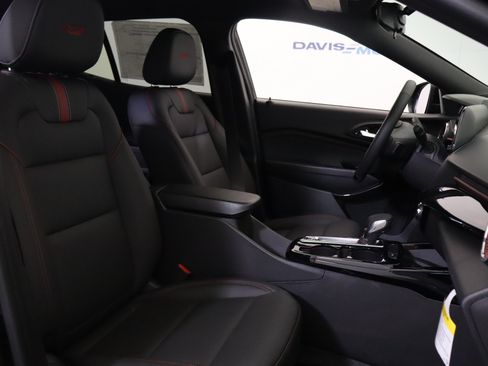 New 2026 Chevrolet Trax RS w/ Sunroof Package FWD image 21