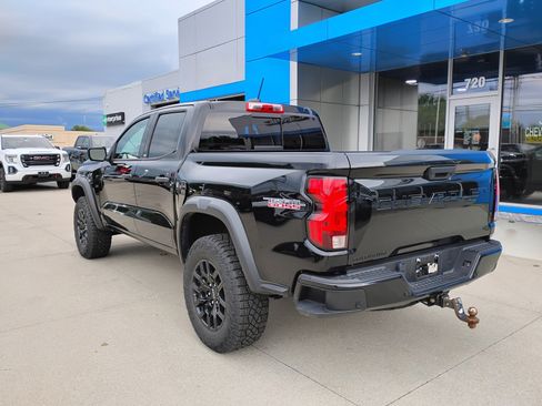 Used 2023 Chevrolet Colorado Trail Boss w/ Technology Package AWD/4WD image 9