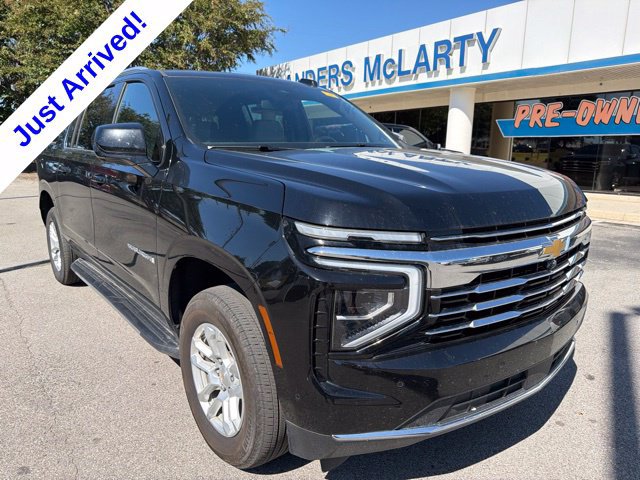 Used 2025 Chevrolet Suburban LT RWD image 1