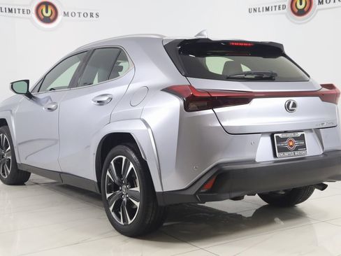 Used 2023 Lexus UX 250h AWD w/ Accessory Package (Z2) image 4