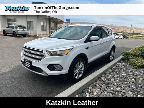 Used 2017 Ford Escape SE AWD/4WD image 9