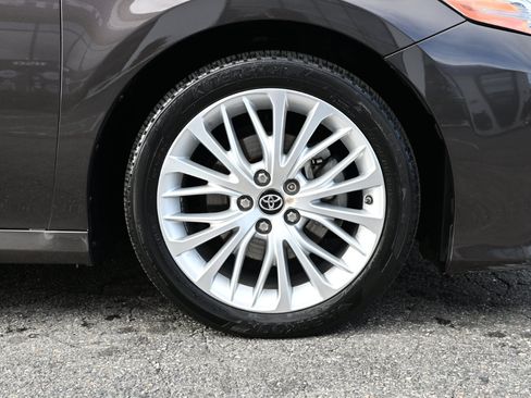 Used 2018 Toyota Camry XLE image 54