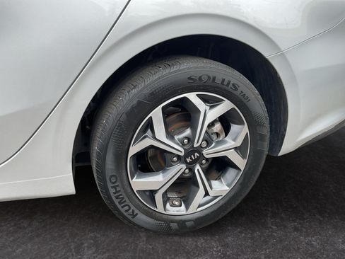 Used 2019 Kia Forte LXS FWD image 9