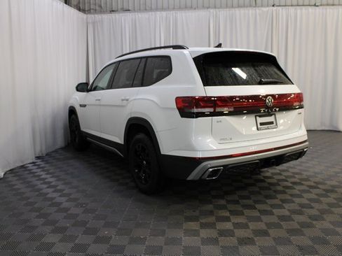 New 2026 Volkswagen Atlas Peak Edition image 24