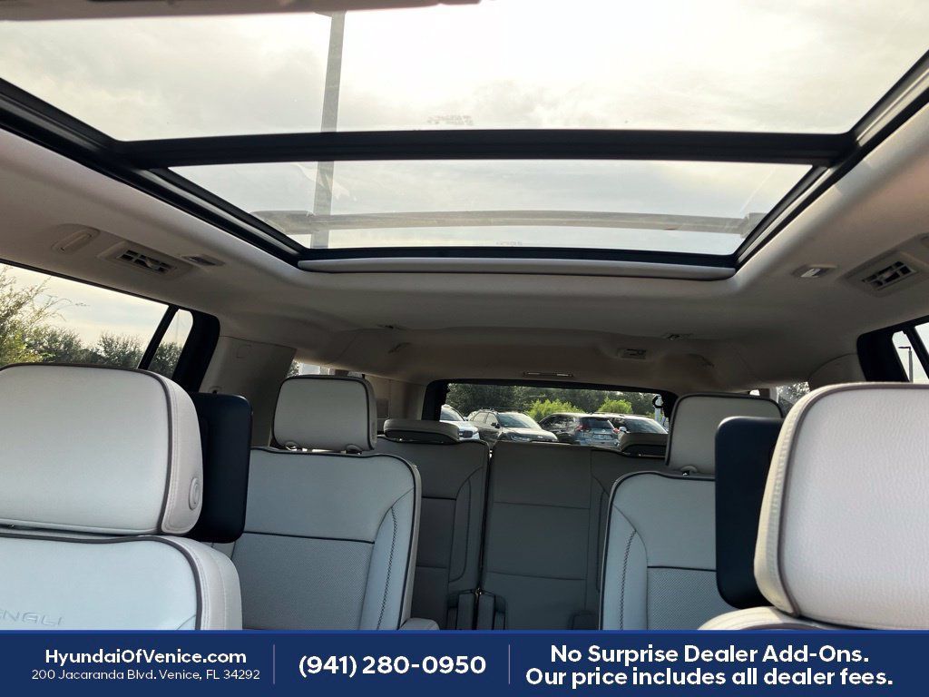 Used 2023 GMC Yukon XL Denali w/ Denali Reserve Package AWD/4WD image 5