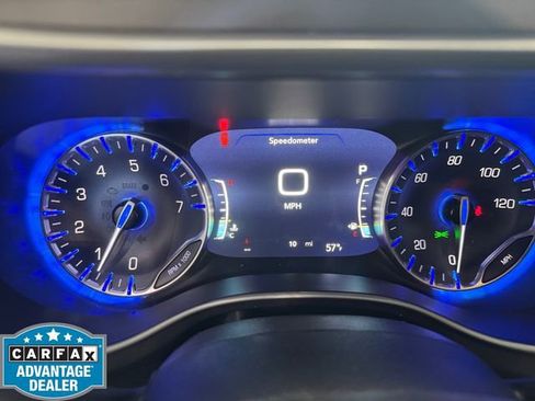 Used 2027 Chrysler Pacifica Select AWD/4WD image 2