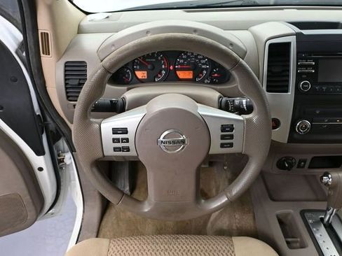 Used 2014 Nissan Frontier SV AWD/4WD image 22