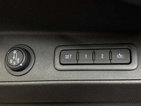 Used 2018 Chevrolet Equinox Premier AWD/4WD image 34